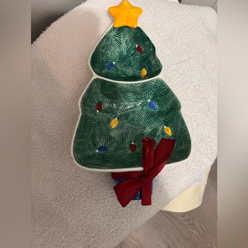 VINTAGE HALLMARK CERAMIC X-MAS TREE SECTIONAL DISH